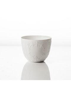 CANDLE HOLDER   W / STRAIGHT PATTERN WHITE
